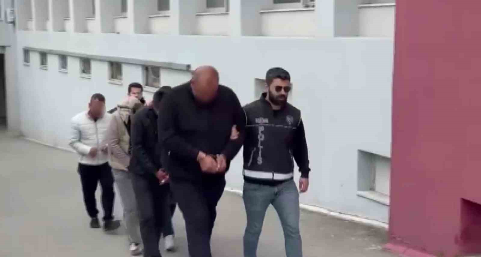 merdiven alti plaka basim atolyelerine baskin 4 tutuklama 6 3BZLEAvD
