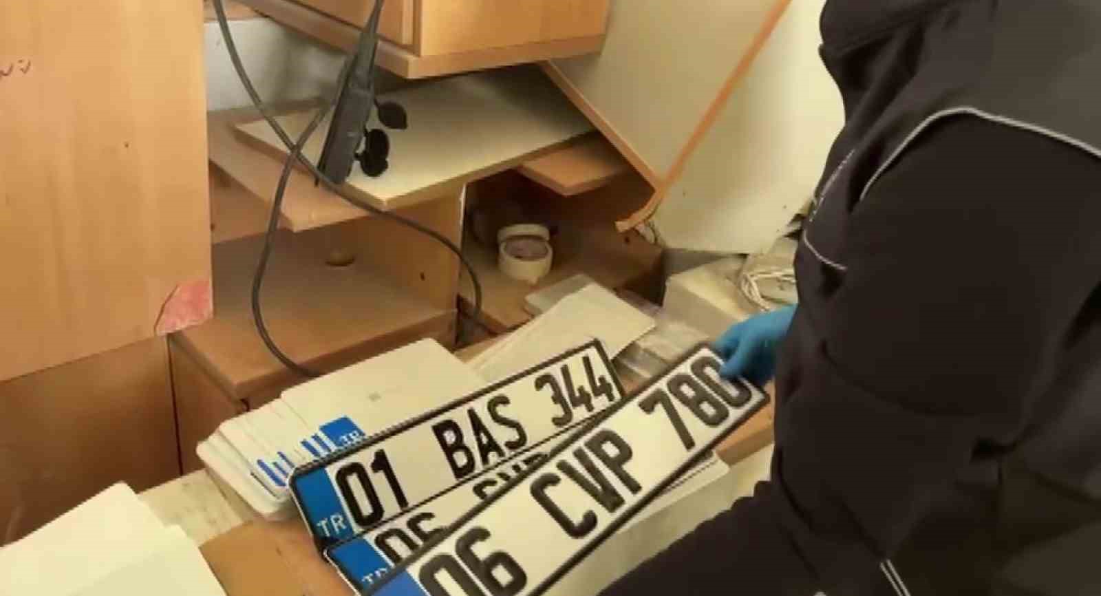 merdiven alti plaka basim atolyelerine baskin 4 tutuklama 7 qX2SQCW2