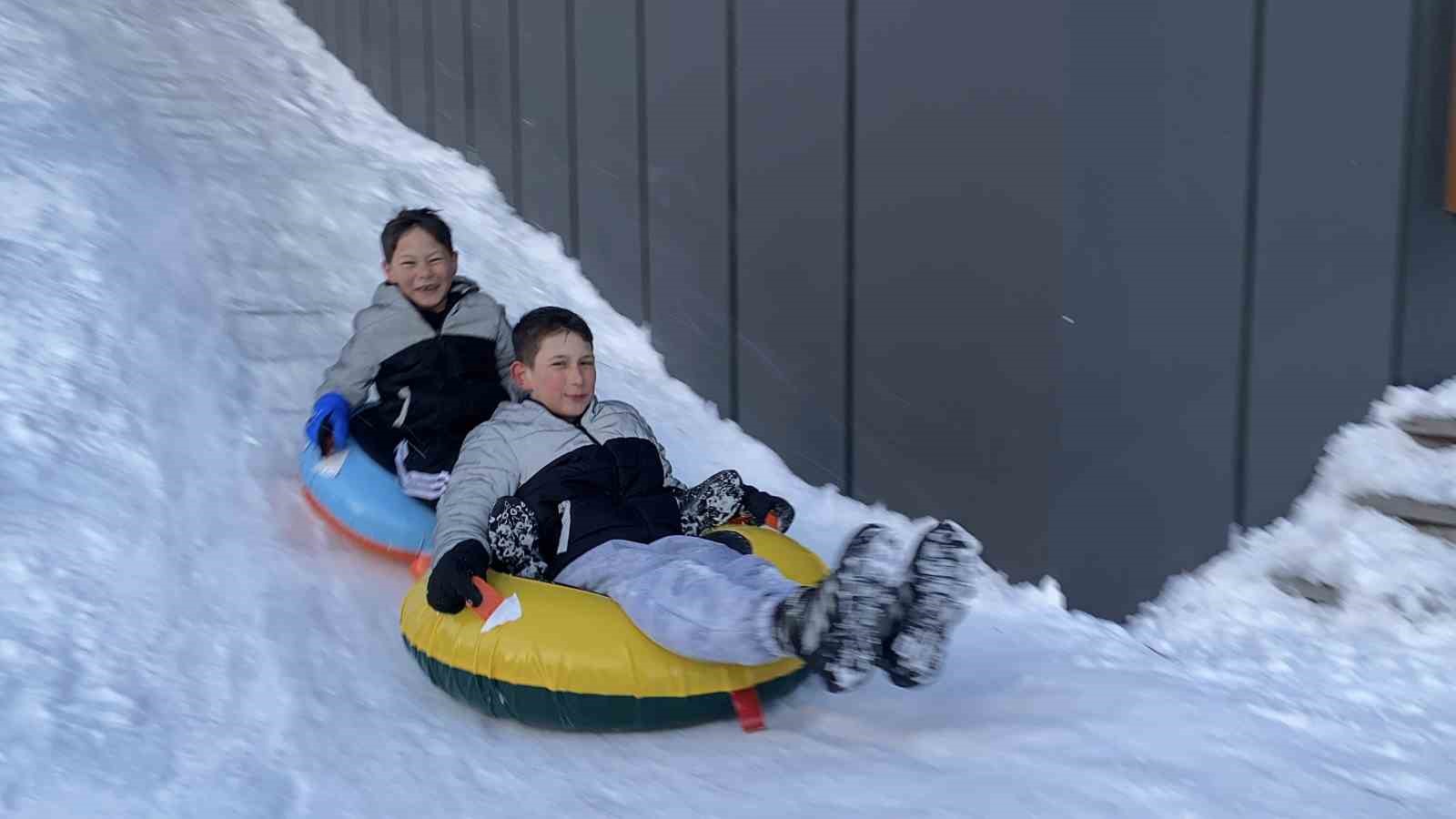 merdiven degil kayak pisti bolulu miniklerin kayak eglencesi 3