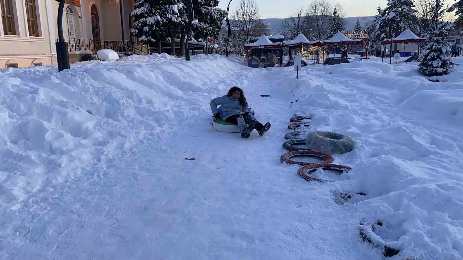 merdiven degil kayak pisti bolulu miniklerin kayak eglencesi 4