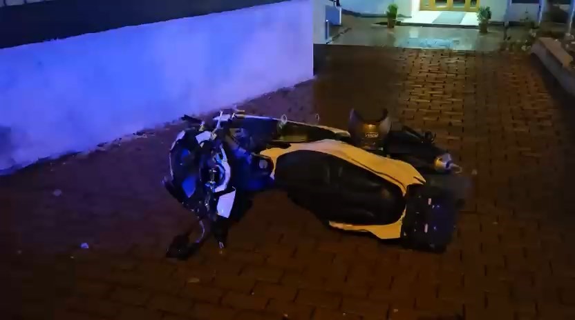 merdivenlerden ucan motosiklet surucusu yaralandi 3