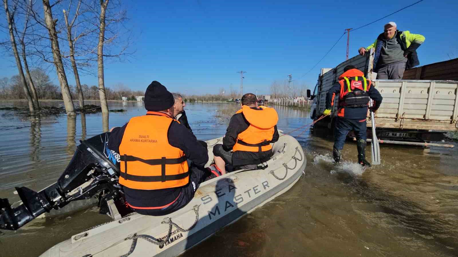meric nehri cevresinde can pazari vatandaslar tahliye ediliyor 6 msIvIXId