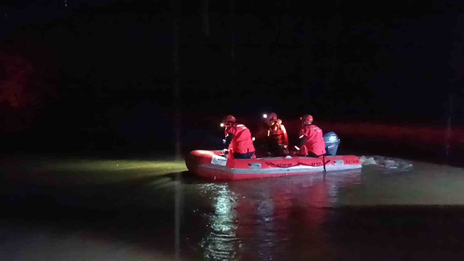 meric nehri kiyisinda mahsur kalan 2 isci kurtarildi 1