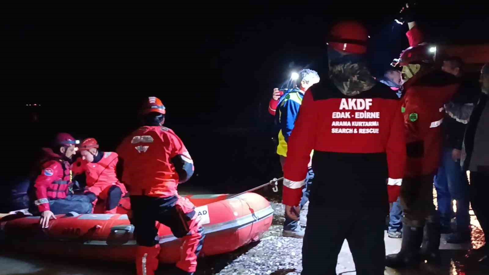 meric nehri kiyisinda mahsur kalan 2 isci kurtarildi 2 ayAQhOlB