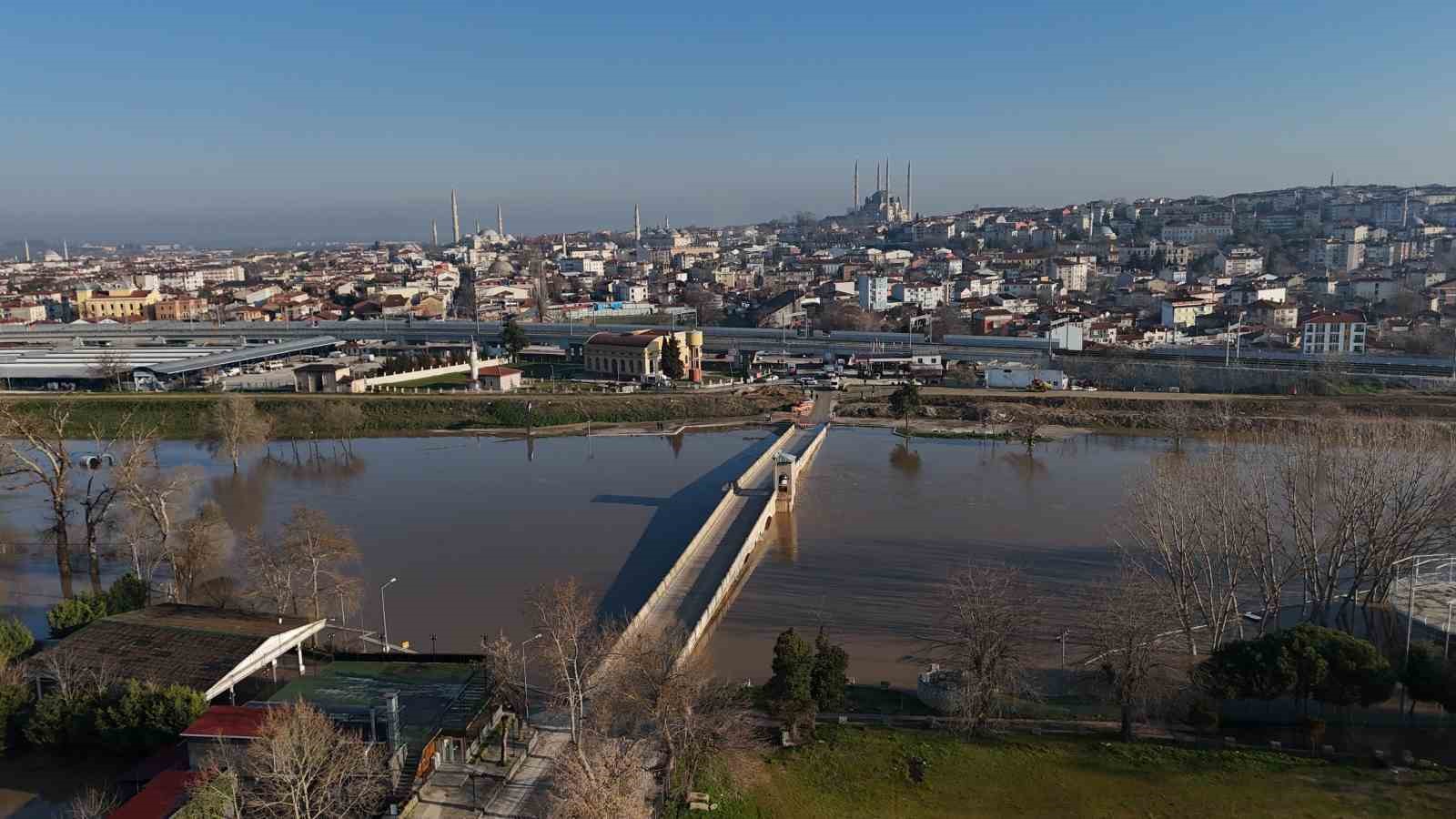meric nehri tasti ovalar su altinda kaldi 3 NzptFqw6