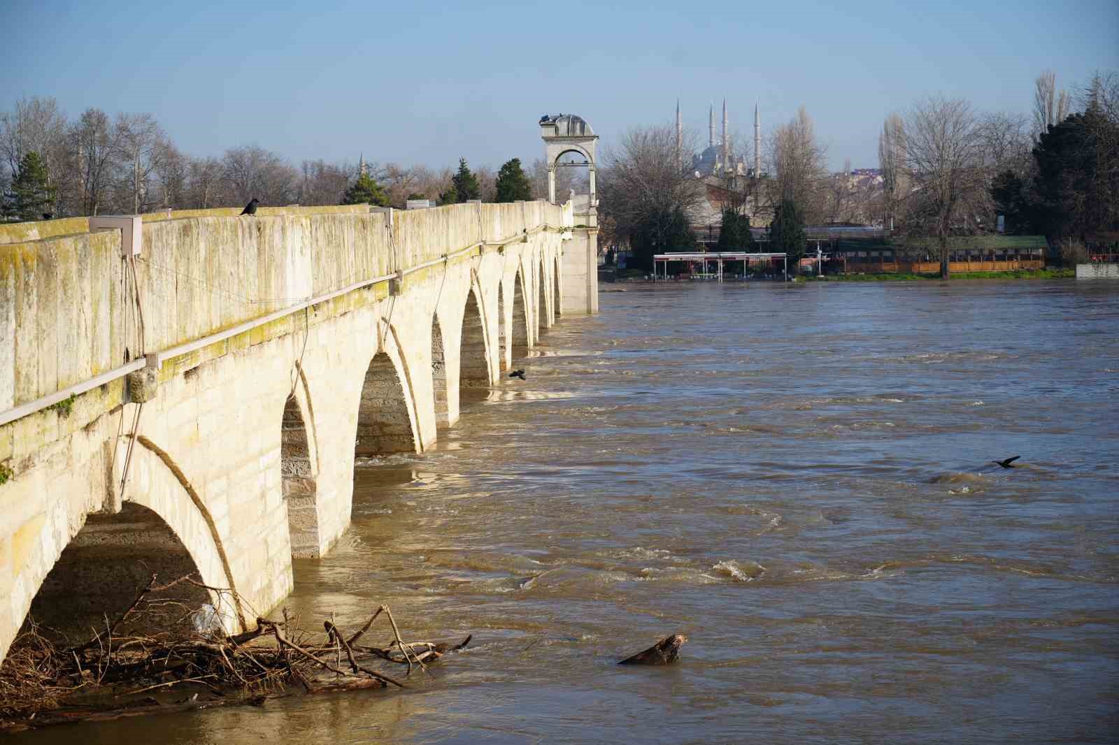 meric nehri tasti ovalar su altinda kaldi 9 v472yVHz