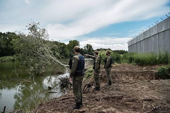 meric nehrinde kanli hesaplasma gocmen kacakcilari silaha sarildi 1 2OiySDel