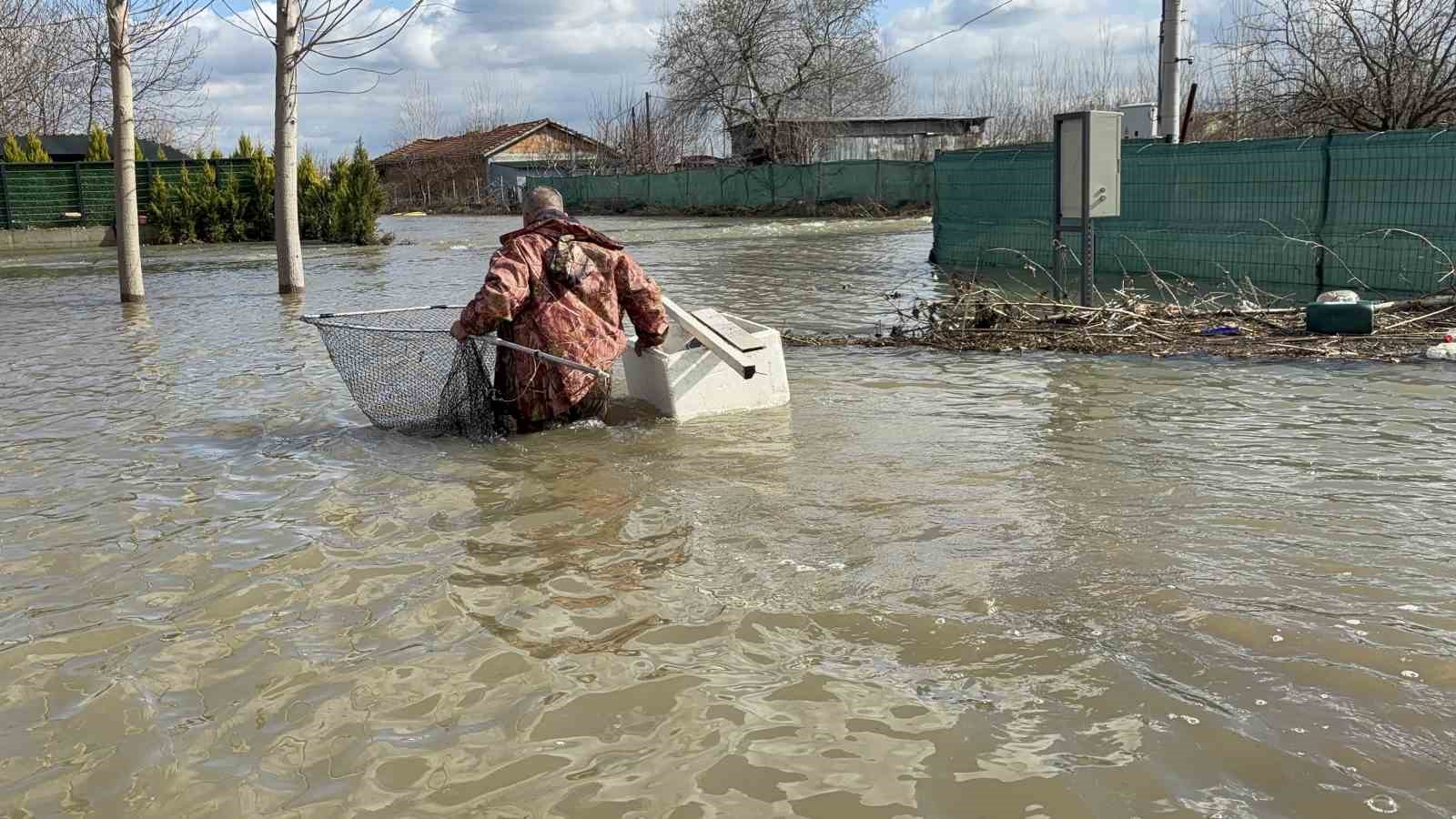 mericin tasmasi sonrasi tarlada sazan yakaladilar 4 lEIZbSuW