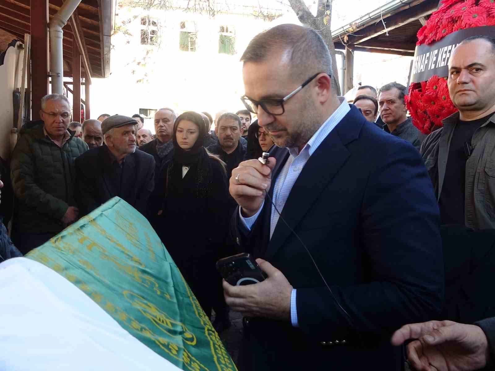 merkez bankasi baskani karahanin annesi usakta topraga verildi 2
