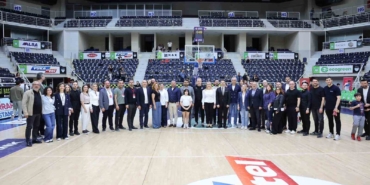 merkezefendi-basketbol-takimi-egitime-destek-amaciyla-parkeye-cikti-nKhGsyWx.jpg