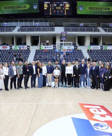 merkezefendi-basketbol-takimi-egitime-destek-amaciyla-parkeye-cikti-nKhGsyWx.jpg