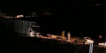 mersin-antalya-arasinda-selle-gelen-mucurlar-yolu-kapatti-iHf1YdBs.jpg