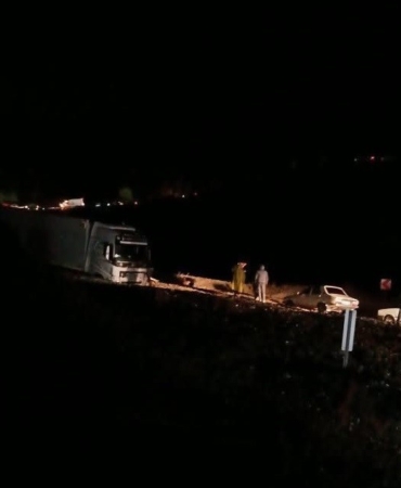 mersin-antalya-arasinda-selle-gelen-mucurlar-yolu-kapatti-iHf1YdBs.jpg