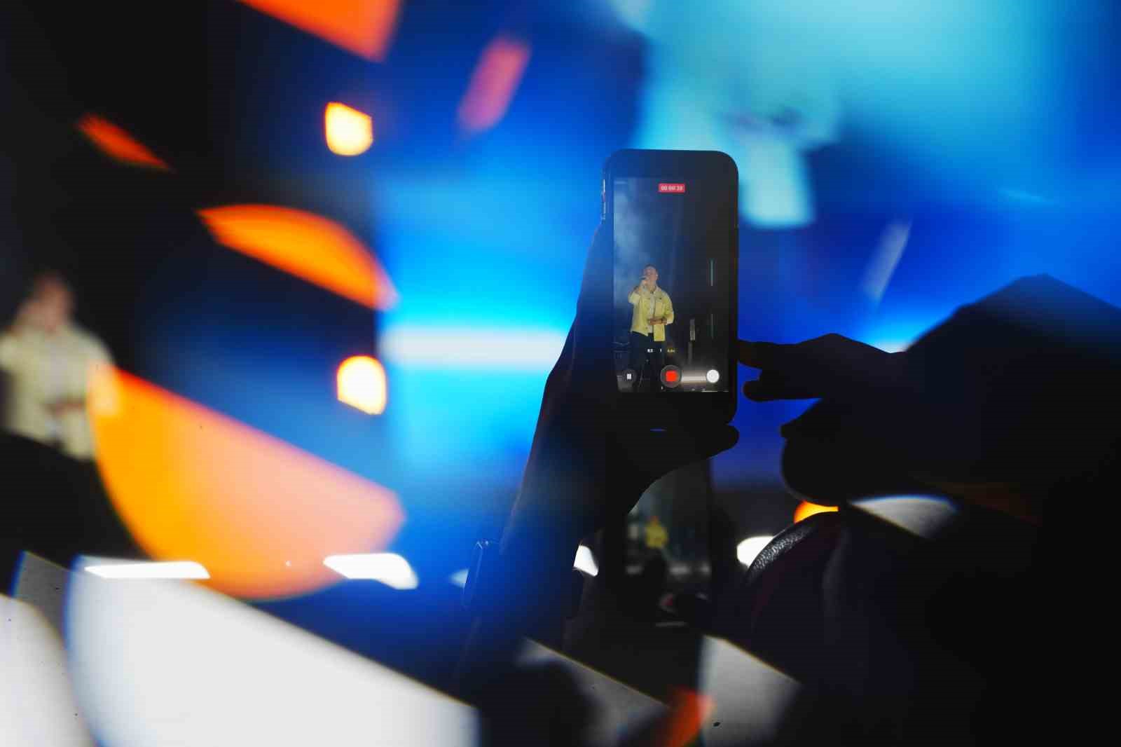 Mersin Kültür Yolu Festivali’nde Oğuzhan Koç rüzgarı esti 7 mersin kultur yolu festivalinde oguzhan koc ruzgari esti 3 4sddVDTM