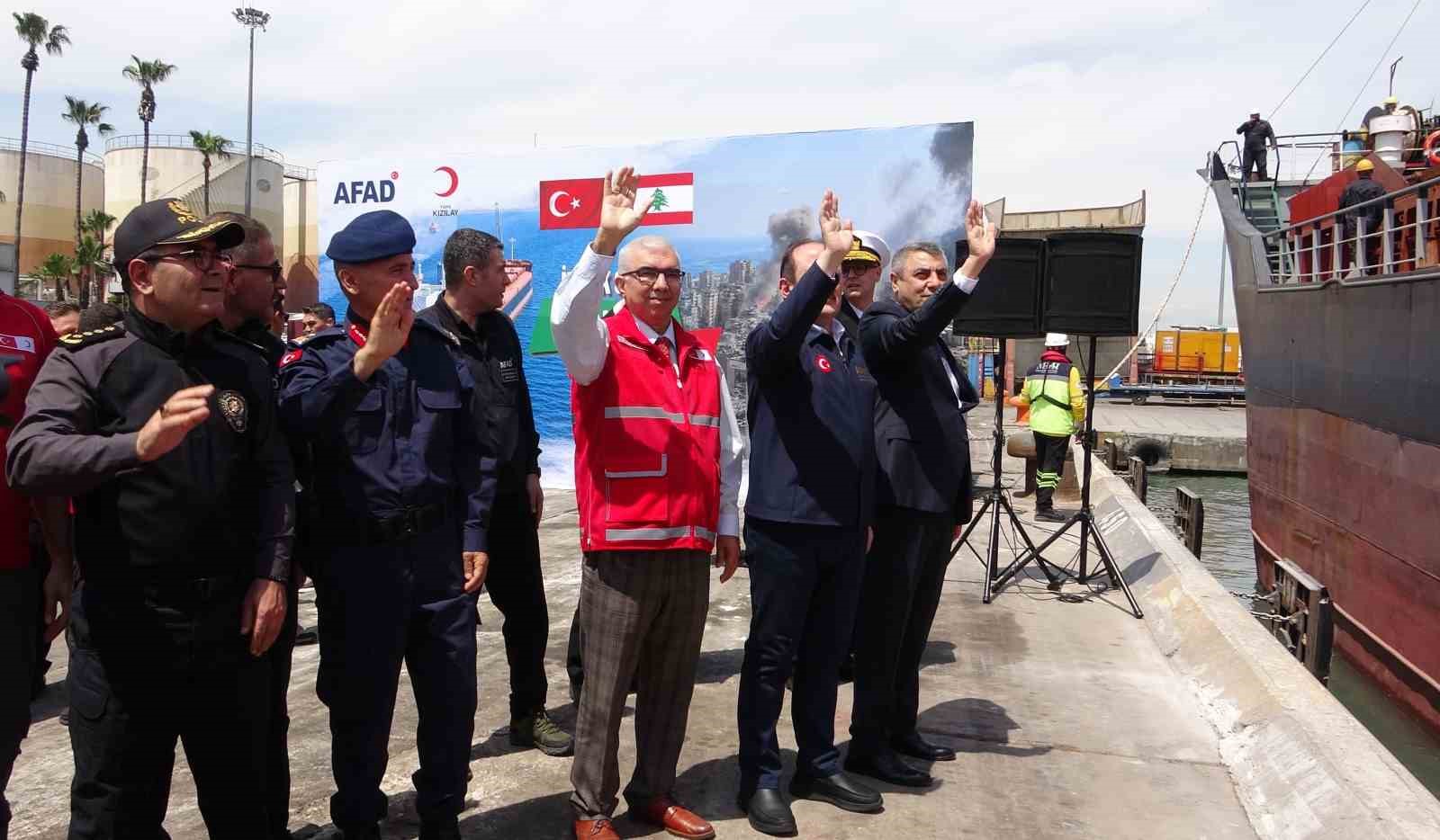 mersin limanindan lubnana 730 tonluk insani yardim yola cikti 0 g1MlCASa