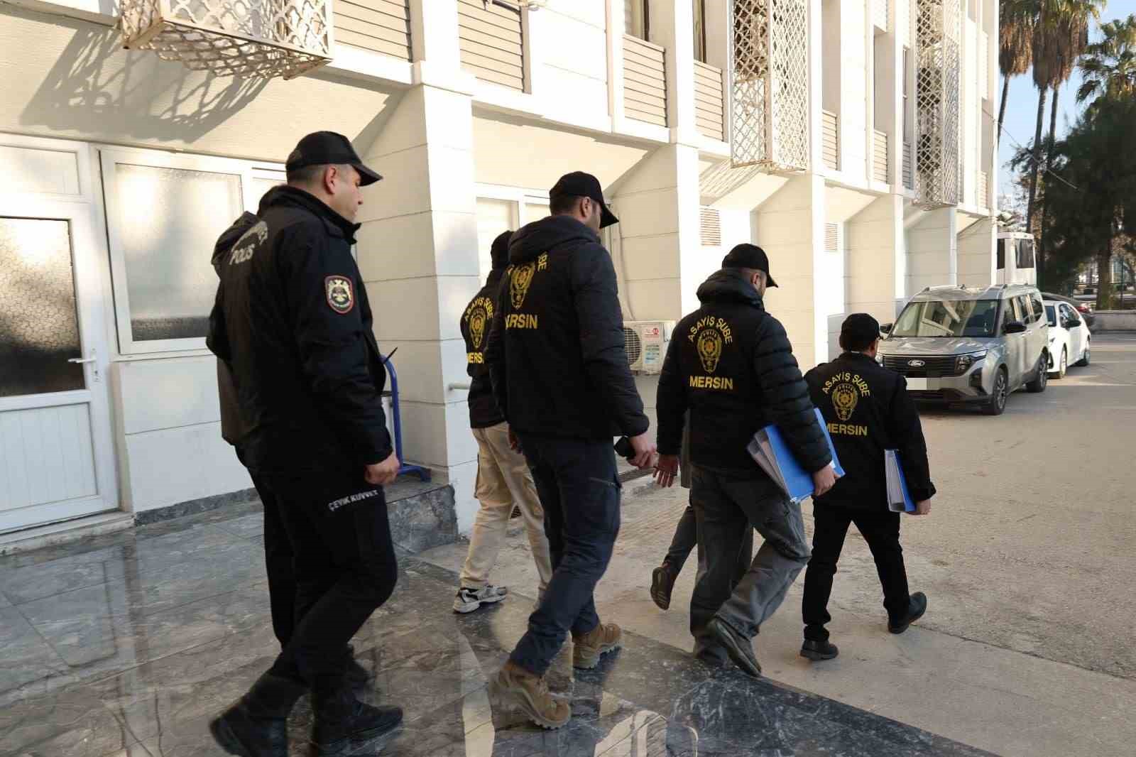 mersin merkezli 9 ilde 450 milyonluk sazan sarmali operasyonu 28 gozalti 0 KVBN1V9U