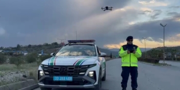 mersin-otoyolunda-dron-destekli-jandarma-denetimi-6-bin-230-tl-ceza-I3OArcse.jpg