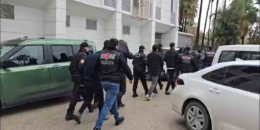 mersin-polisinden-117-milyon-tllik-tefecilik-operasyonu-12-supheli-yakalandi-kJkC6LX9.jpg