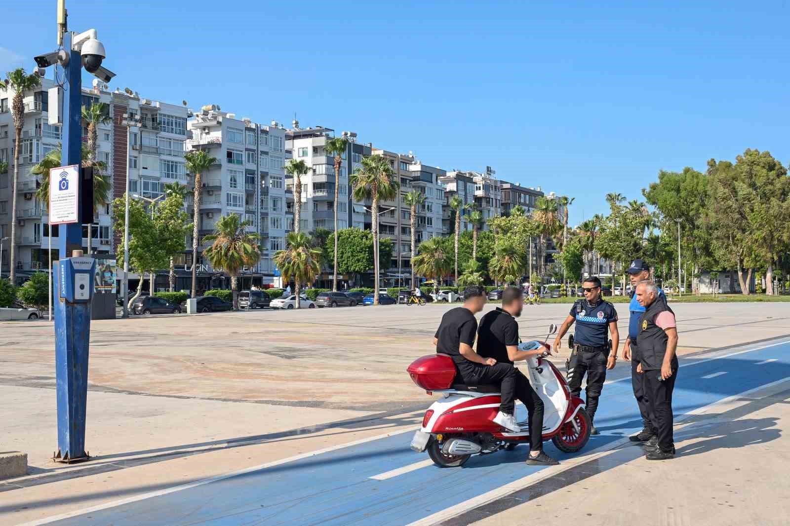 Mersin sahilinde EDS dönemi: 3 bin sürücüye ceza 5 mersin sahilinde eds donemi 3 bin surucuye ceza 1 4WOK8Vpt