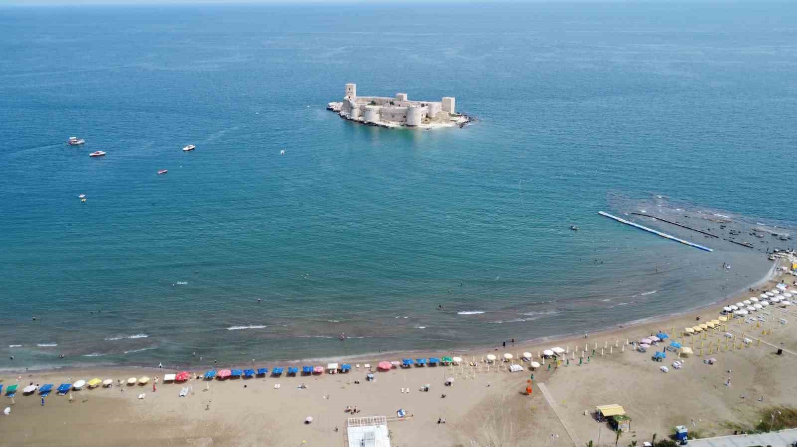 mersin sahilleri 9 gunluk tatili firsat bilen aileleri agirlamaya basladi 0 FHYBdvqK