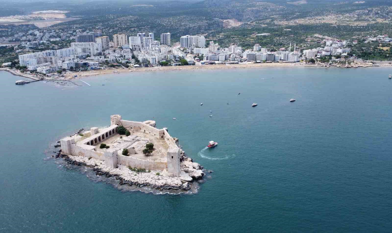 mersin sahilleri 9 gunluk tatili firsat bilen aileleri agirlamaya basladi 1 5Op5skin
