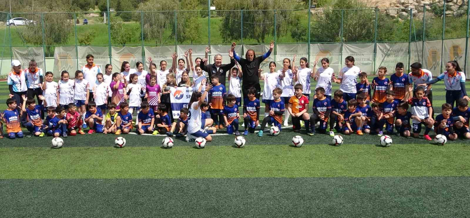 mersin universitesinde yuzlerce cocuk ve genc dijital bagimliliktan uzak sporla yetisiyor 0