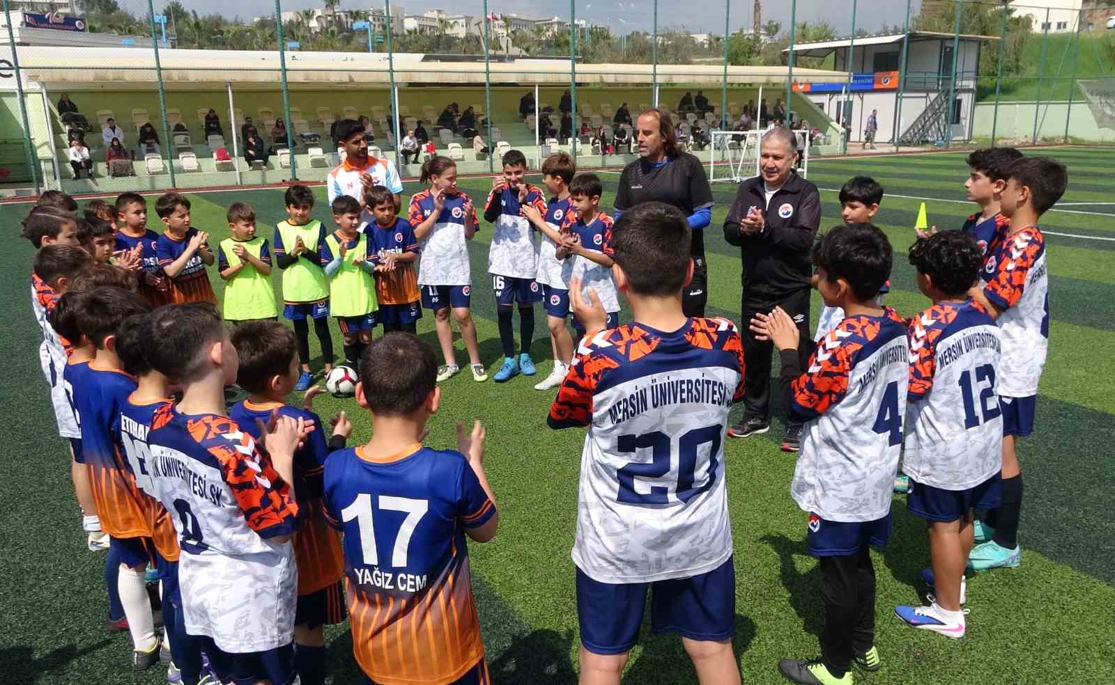 mersin universitesinde yuzlerce cocuk ve genc dijital bagimliliktan uzak sporla yetisiyor 4 cXlud3MV