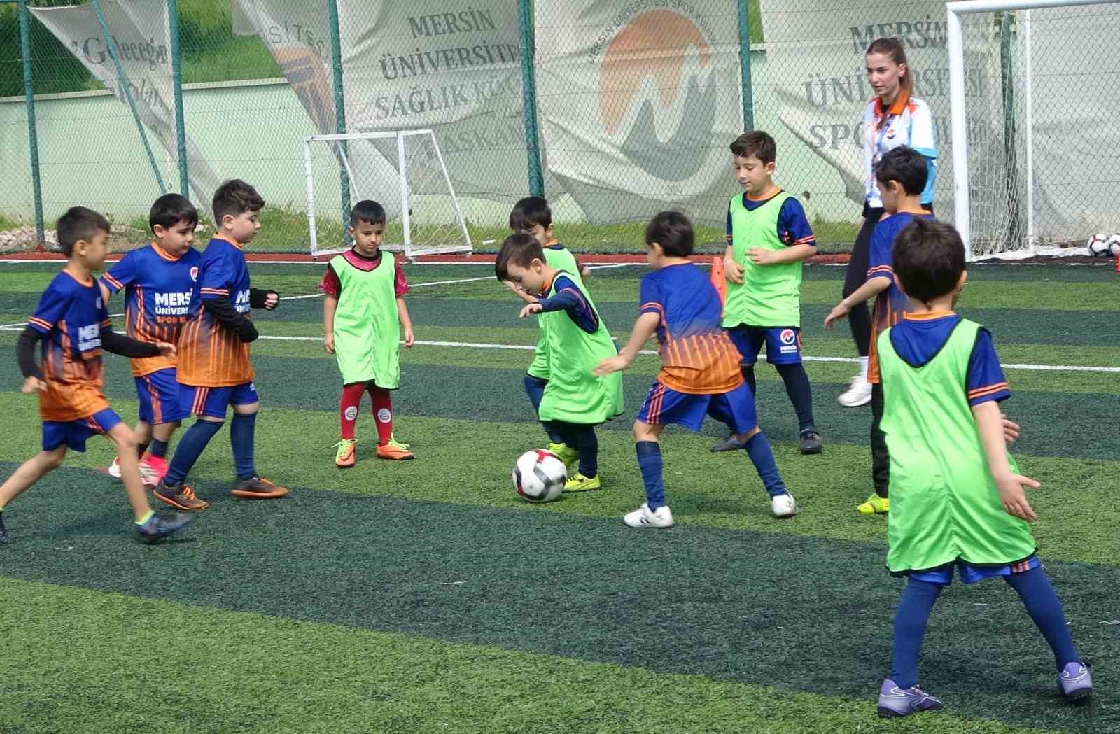 mersin universitesinde yuzlerce cocuk ve genc dijital bagimliliktan uzak sporla yetisiyor 7 klv5HDu7