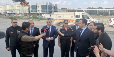mersin-valisi-toros-onceligimiz-yanginin-diger-tanklara-sicramasini-onlemek-lDRehuGl.jpg