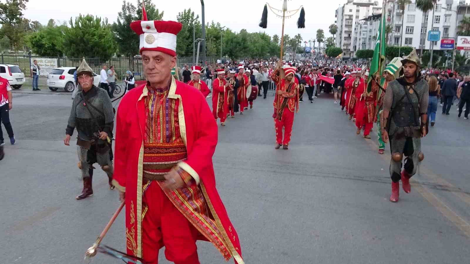 mersinde 15 temmuz yuruyusu duzenlendi demokrasi nobeti tutuldu 2 GcUDumyD