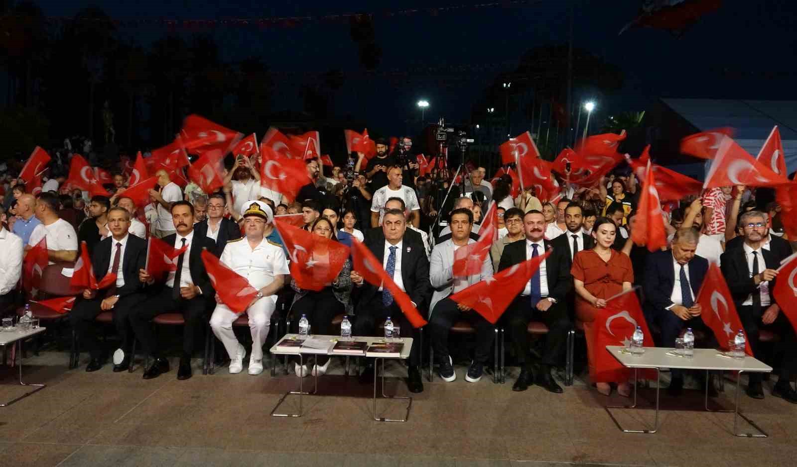 mersinde 15 temmuz yuruyusu duzenlendi demokrasi nobeti tutuldu 4 GukYz7F4