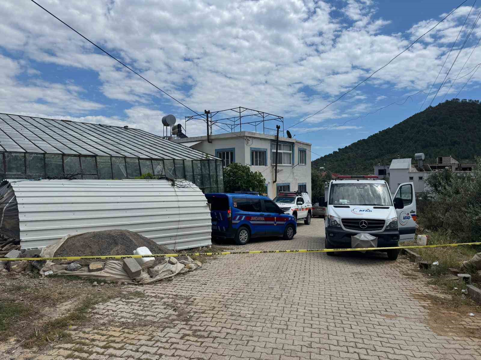 mersinde 2 kardesin olumunde ilk sonuc kaldiklari odada fosfor sinir gazi tespit edildi 1 mhUDihvE