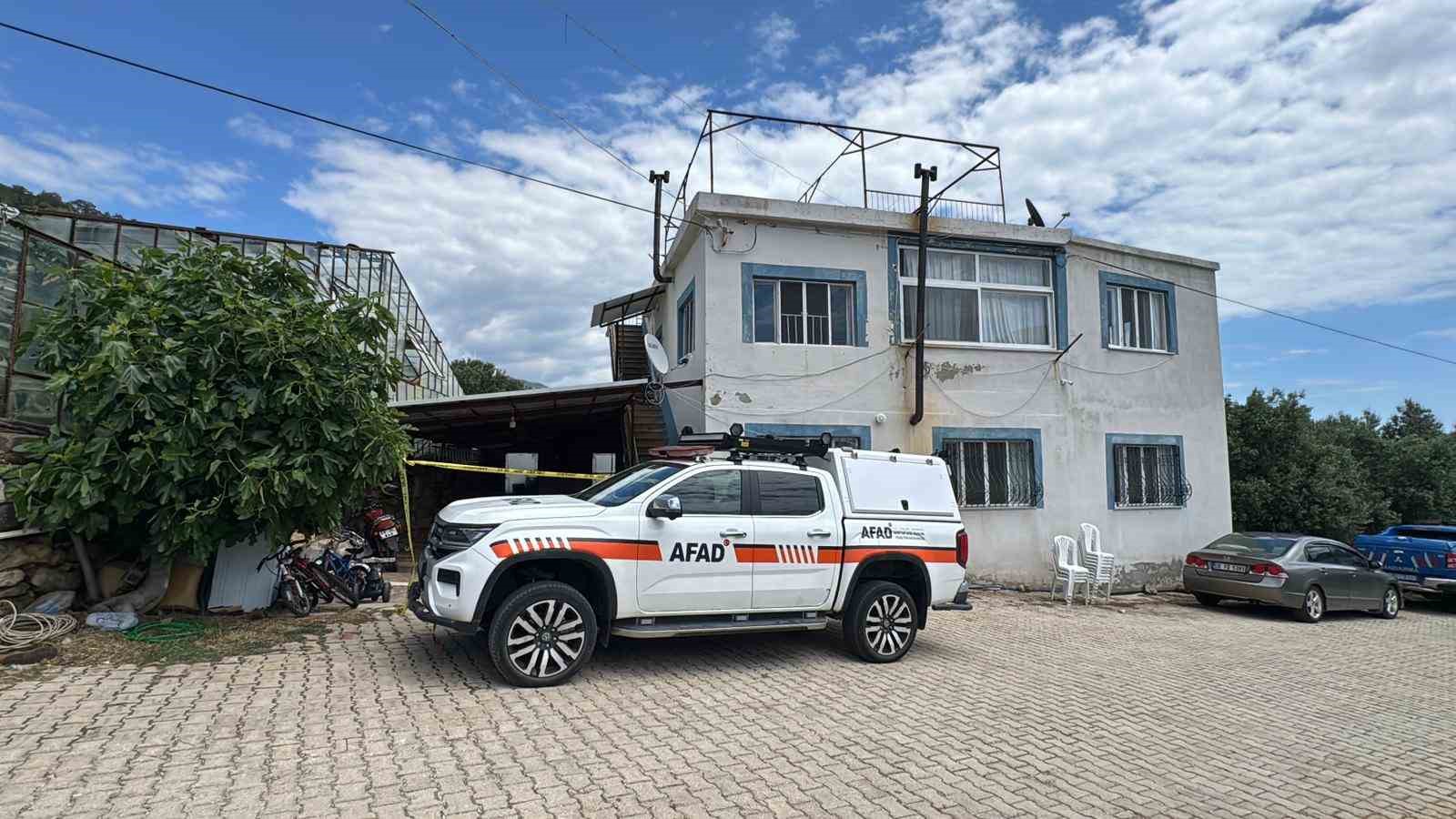 mersinde 2 kardesin olumunde ilk sonuc kaldiklari odada fosfor sinir gazi tespit edildi 3