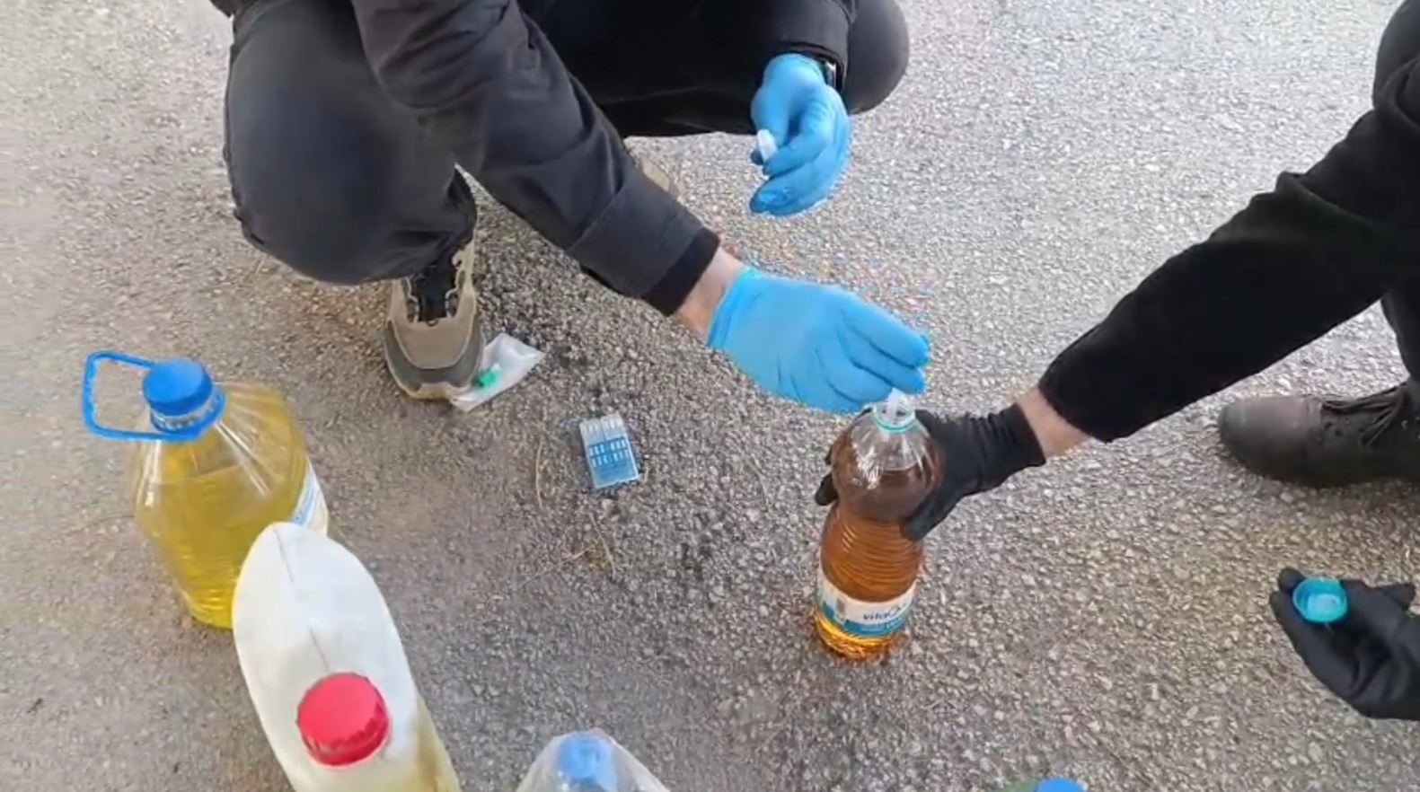mersinde 27 litre metamfetamin ele gecirildi 3 tutuklama 2 7Sk2Nhwt