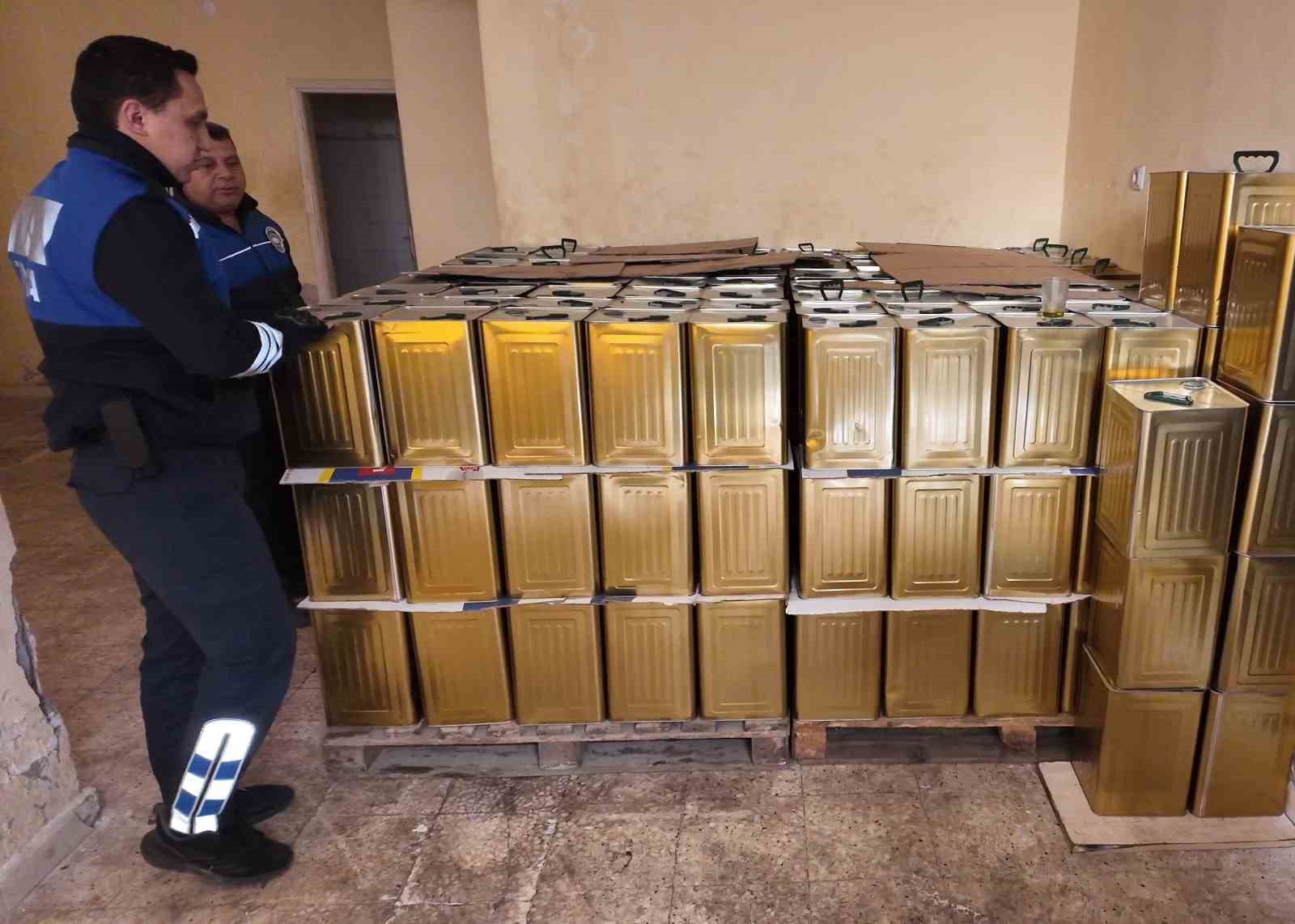 mersinde 45 ton sahte zeytinyagi ele gecirildi 1 EgD8JZu3