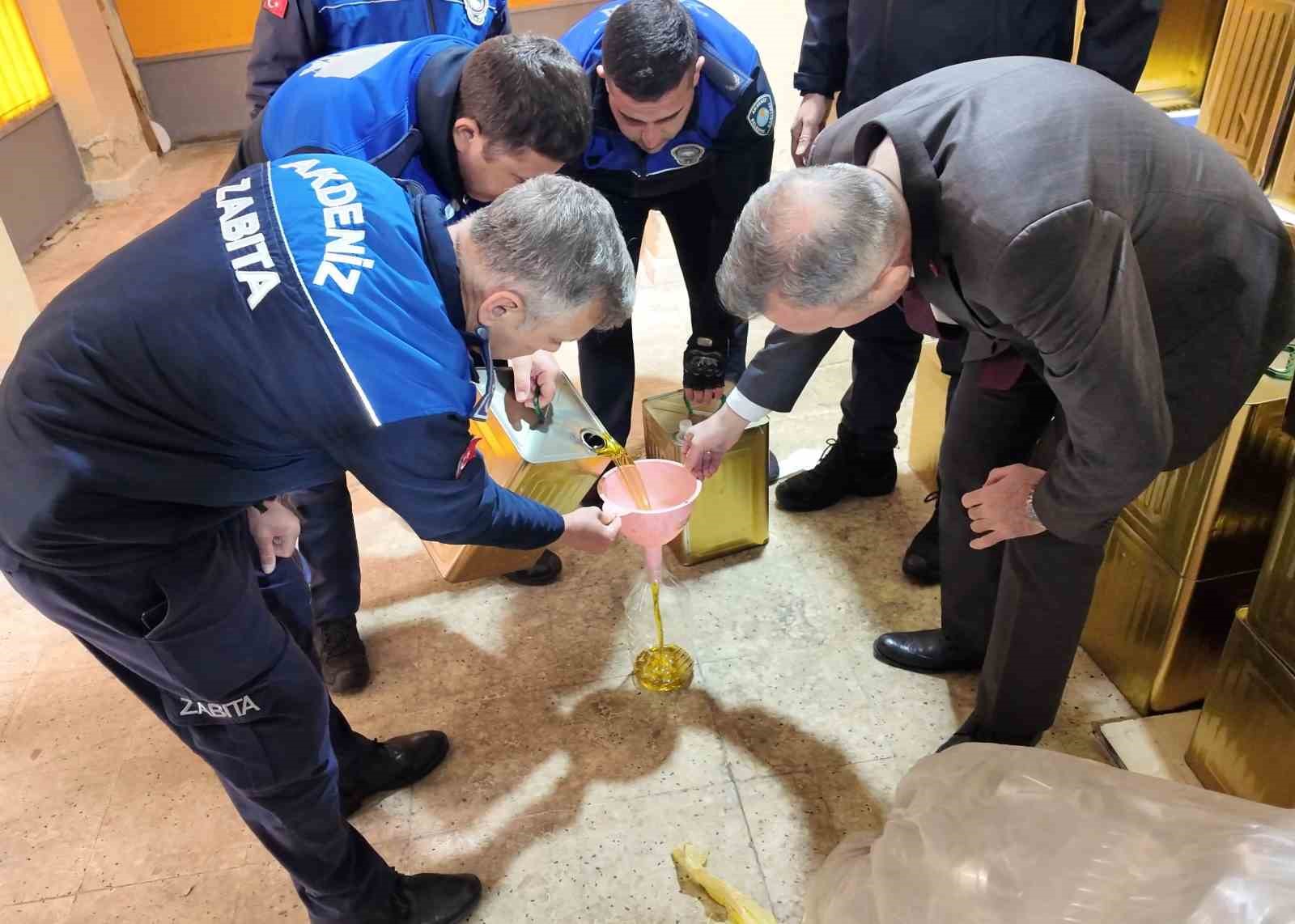 mersinde 45 ton sahte zeytinyagi ele gecirildi 3 KzHzfPjM