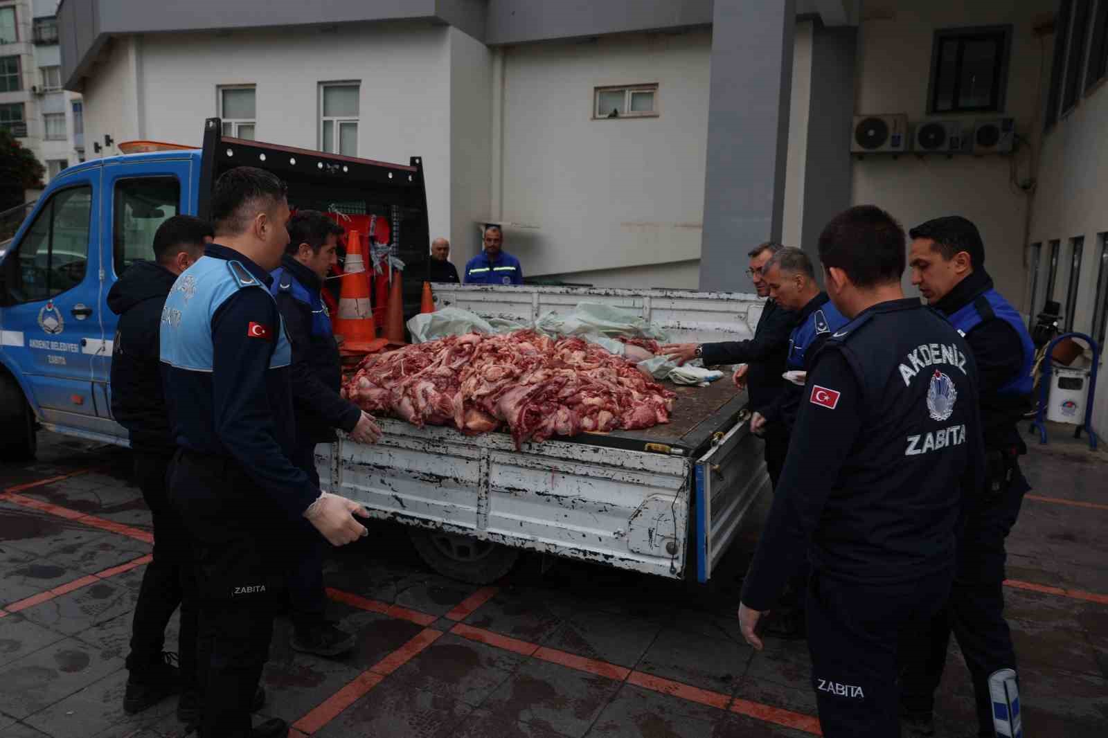 mersinde 500 kilo bozuk et ele gecirildi 0 D9nUtEpF