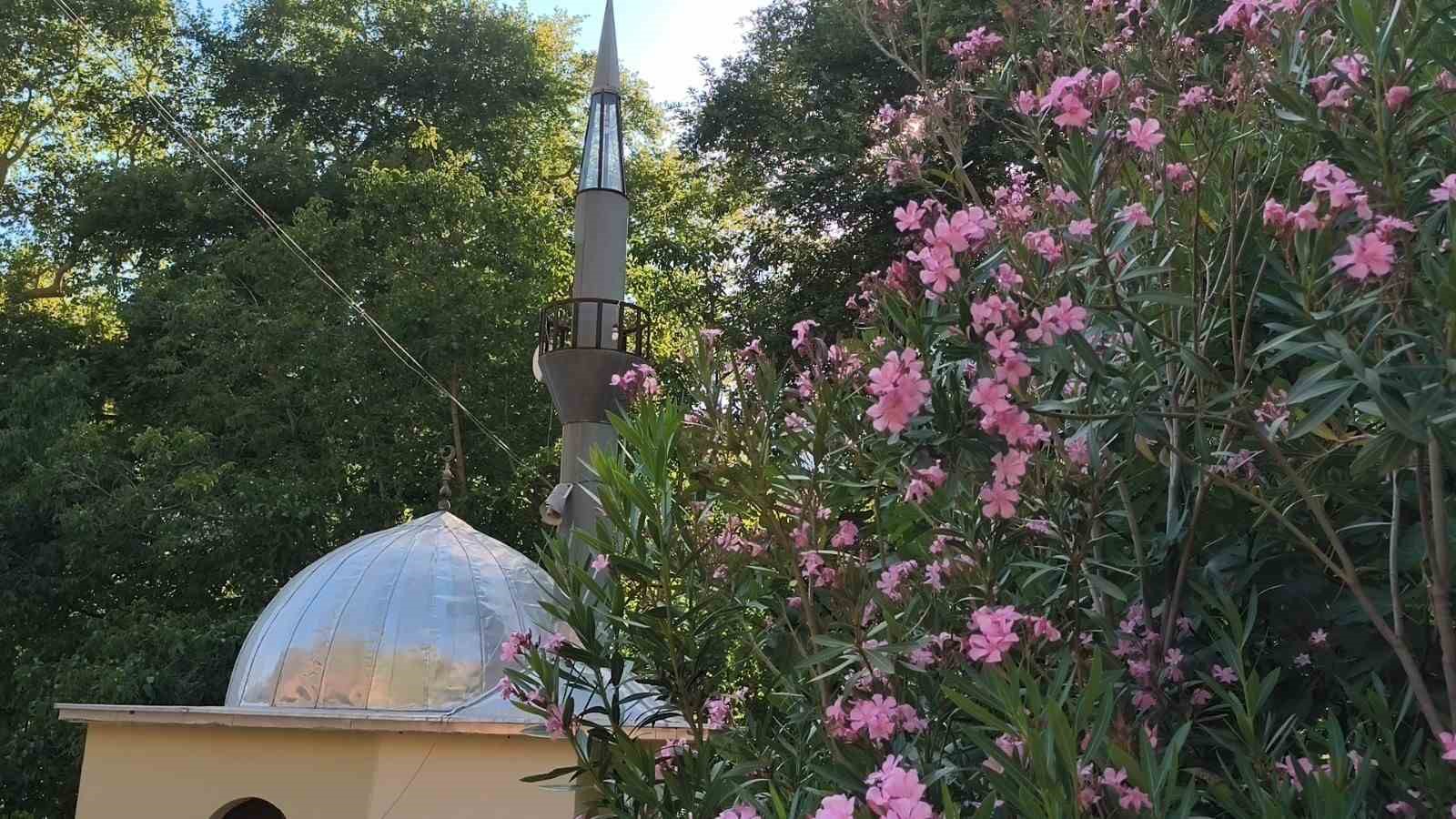 Mersin’de 9 metrekarelik cami dikkat çekiyor 5 mersinde 9 metrekarelik cami dikkat cekiyor 1 kN5RLrg3