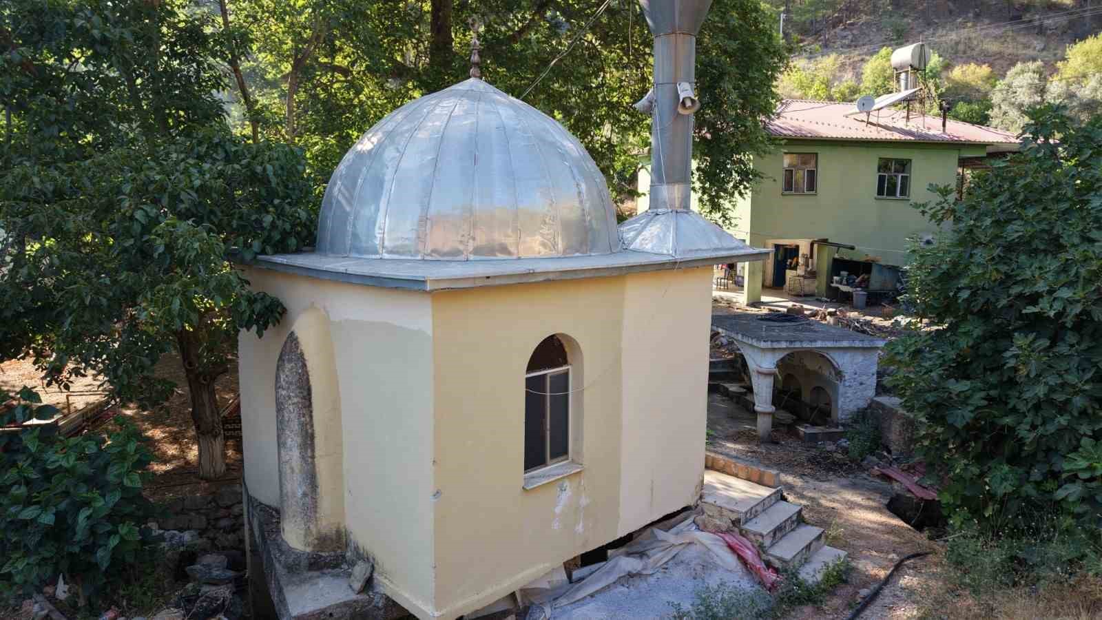Mersin’de 9 metrekarelik cami dikkat çekiyor 6 mersinde 9 metrekarelik cami dikkat cekiyor 2 7fNKvGgF