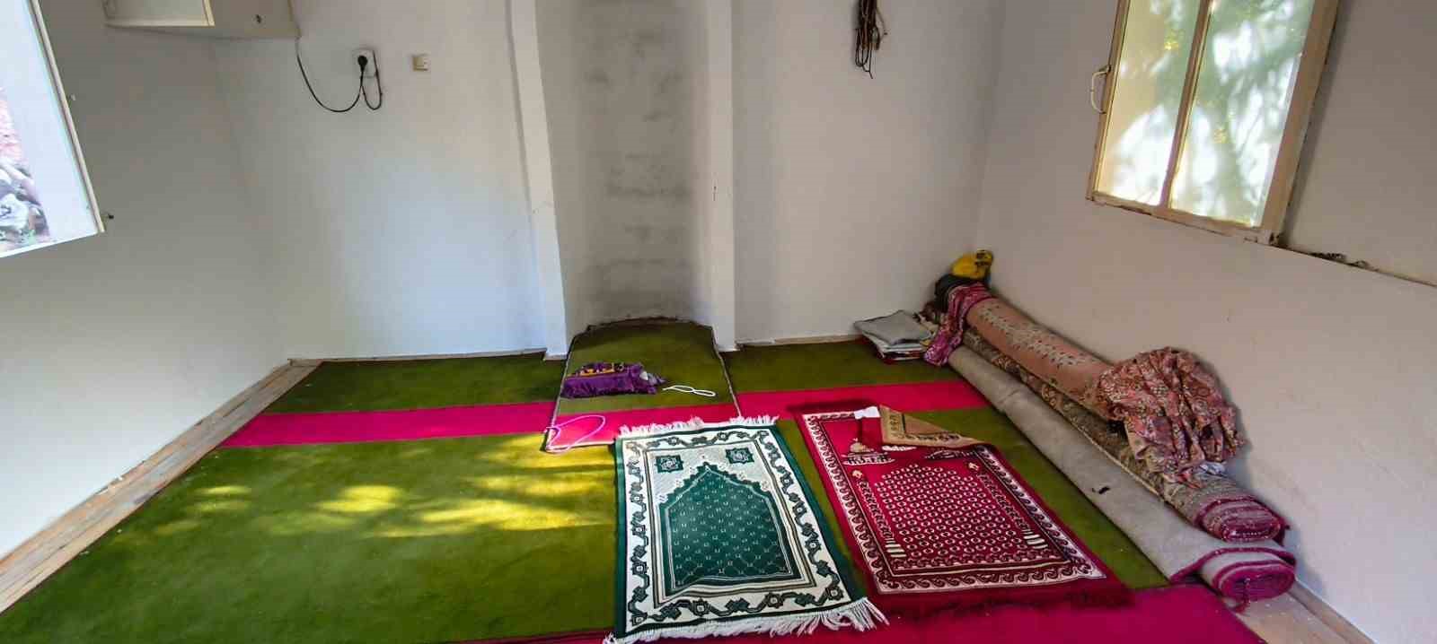 Mersin’de 9 metrekarelik cami dikkat çekiyor 7 mersinde 9 metrekarelik cami dikkat cekiyor 3 bMP5nKCs
