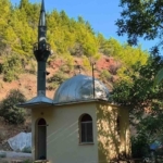 mersinde-9-metrekarelik-cami-dikkat-cekiyor-ux6sJ2nL.jpg