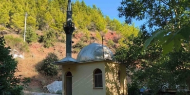 mersinde-9-metrekarelik-cami-dikkat-cekiyor-ux6sJ2nL.jpg