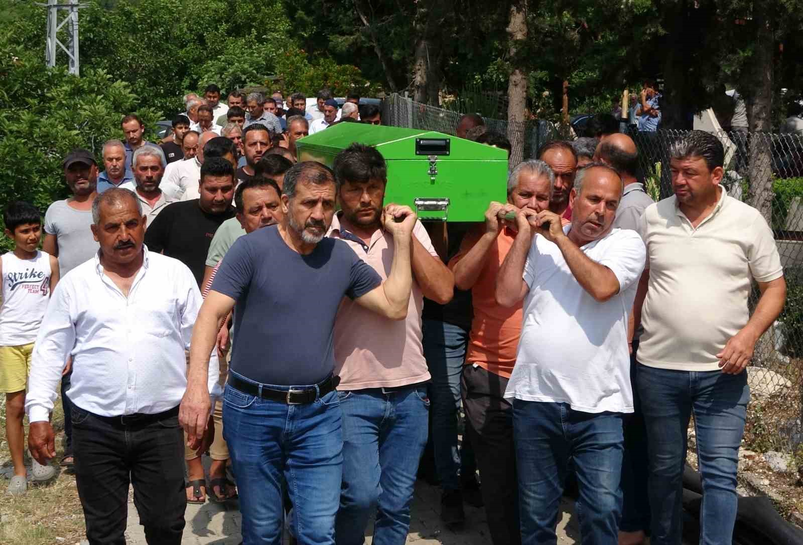 Mersin’de acı olay: Doğum gününde hayatını kaybetti, nikah günü defnedildi 4 mersinde aci olay dogum gununde hayatini kaybetti nikah gunu defnedildi 0 GrlGGuAb