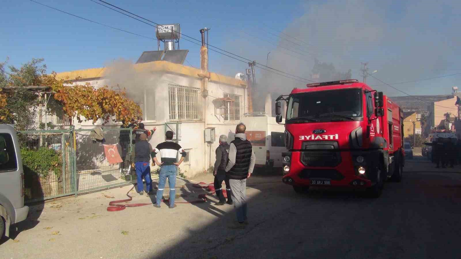 Mersin’de acı olay: Evde çıkan yangında 2 çocuk hayatını kaybetti 10 mersinde aci olay evde cikan yanginda 2 cocuk hayatini kaybetti 6 mKgqqgV4