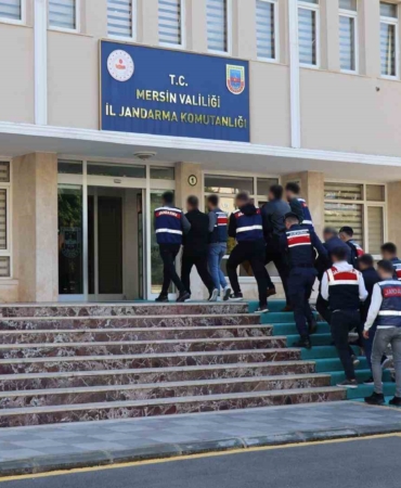 mersinde-aranan-sahislar-operasyonu-34-supheli-tutuklandi-HbQDbdxK.jpg