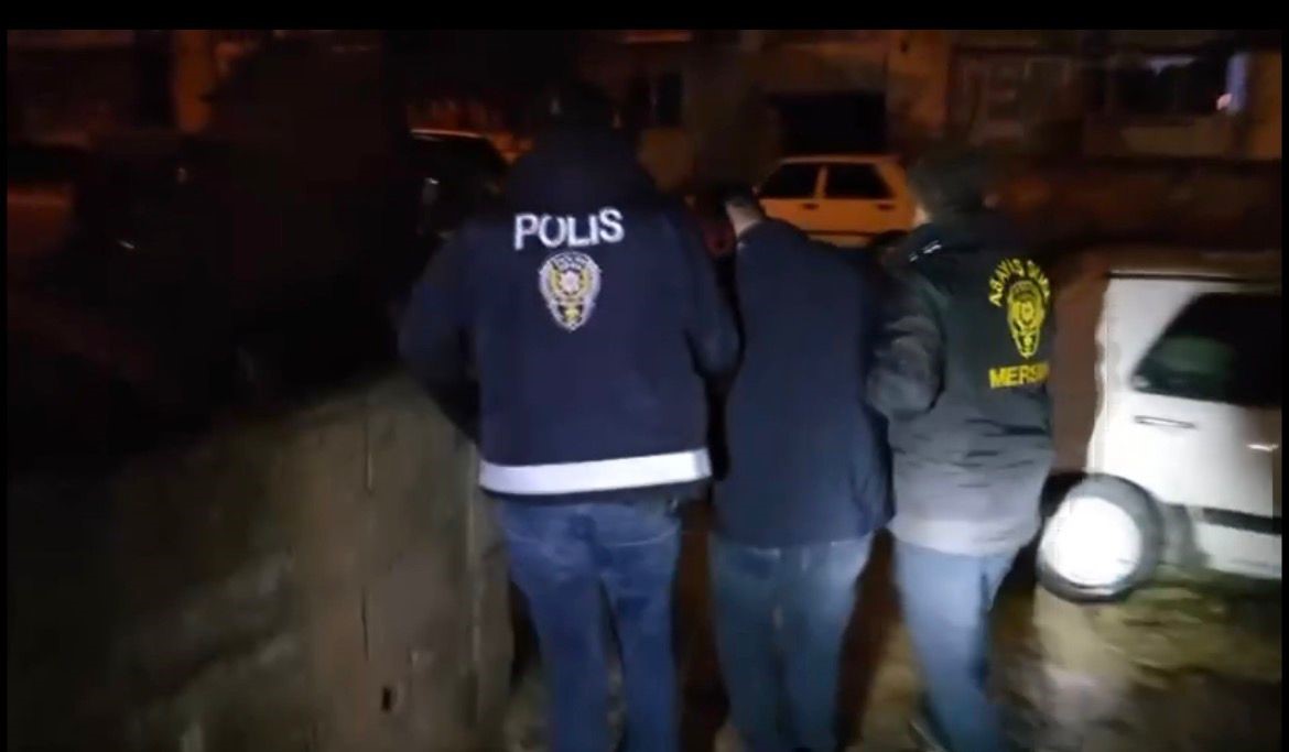mersinde aranan yuzlerce hukumlu yakalandi 0 raO96ZCA