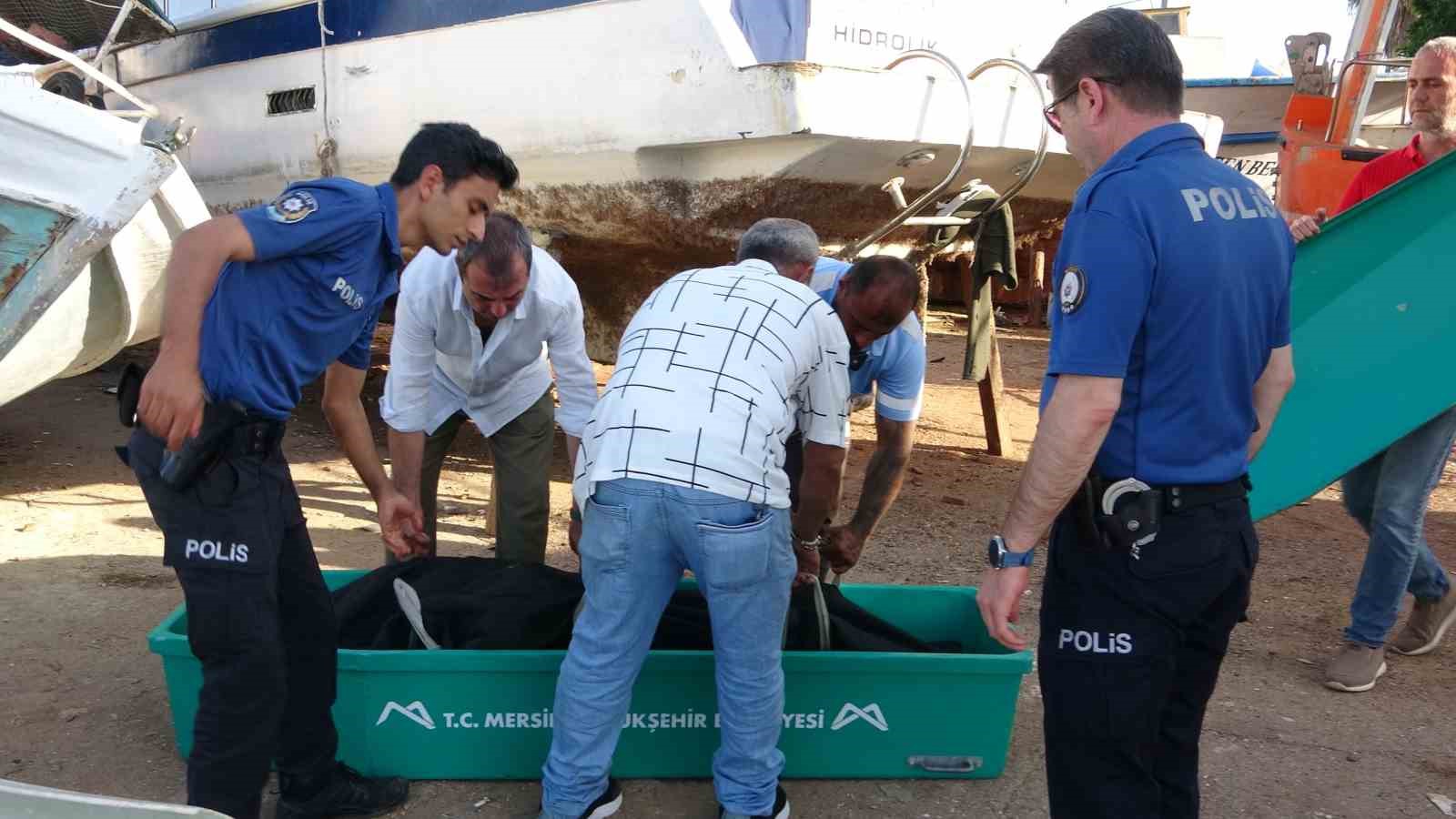 mersinde balikci barinaginda erkek cesedi bulundu 3