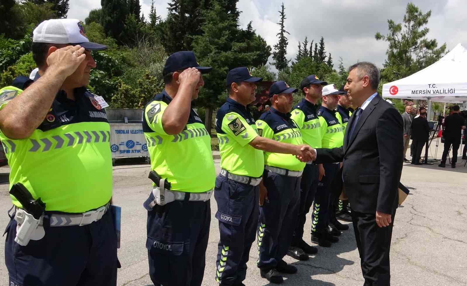 mersinde bayramda gunluk 700 arac 11 dron ve 3 bin 507 personel gorev yapacak SLVFDCKf