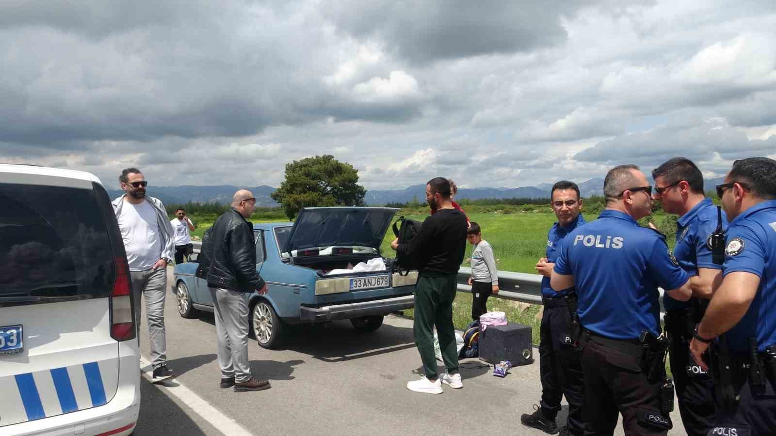 mersinde bicaklanarak oldurulen kadinin katil zanlisi kocasi antalyada 20 kilometrelik kovalamacayla yakalandi 0 ApUBamG3