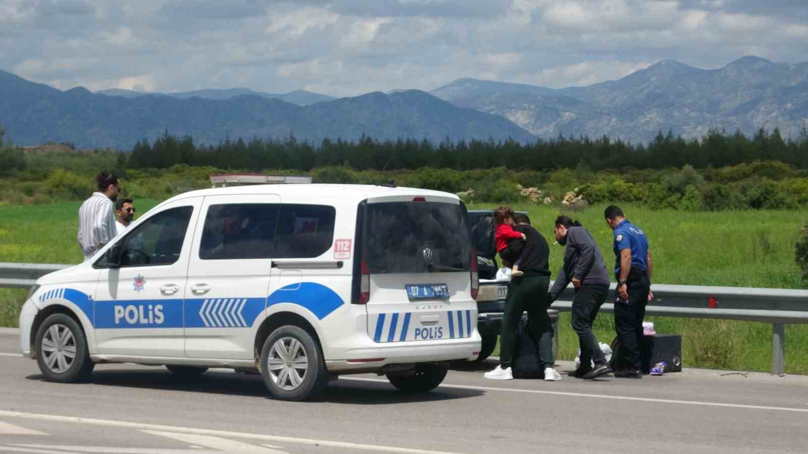 mersinde bicaklanarak oldurulen kadinin katil zanlisi kocasi antalyada 20 kilometrelik kovalamacayla yakalandi 1 NVKQySsP